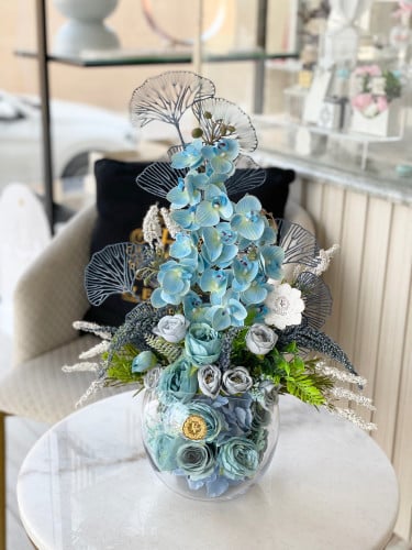 فازة ورد صناعي