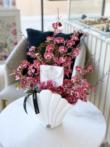 فازة ورد صناعي