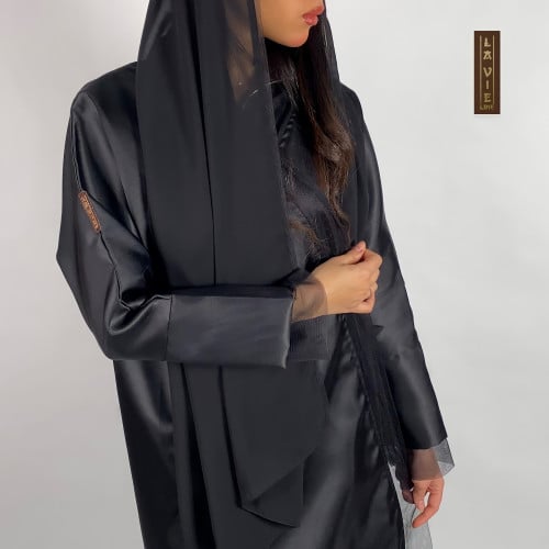 SOIR عباية سوداء مع إضافة تُل على الاكمام