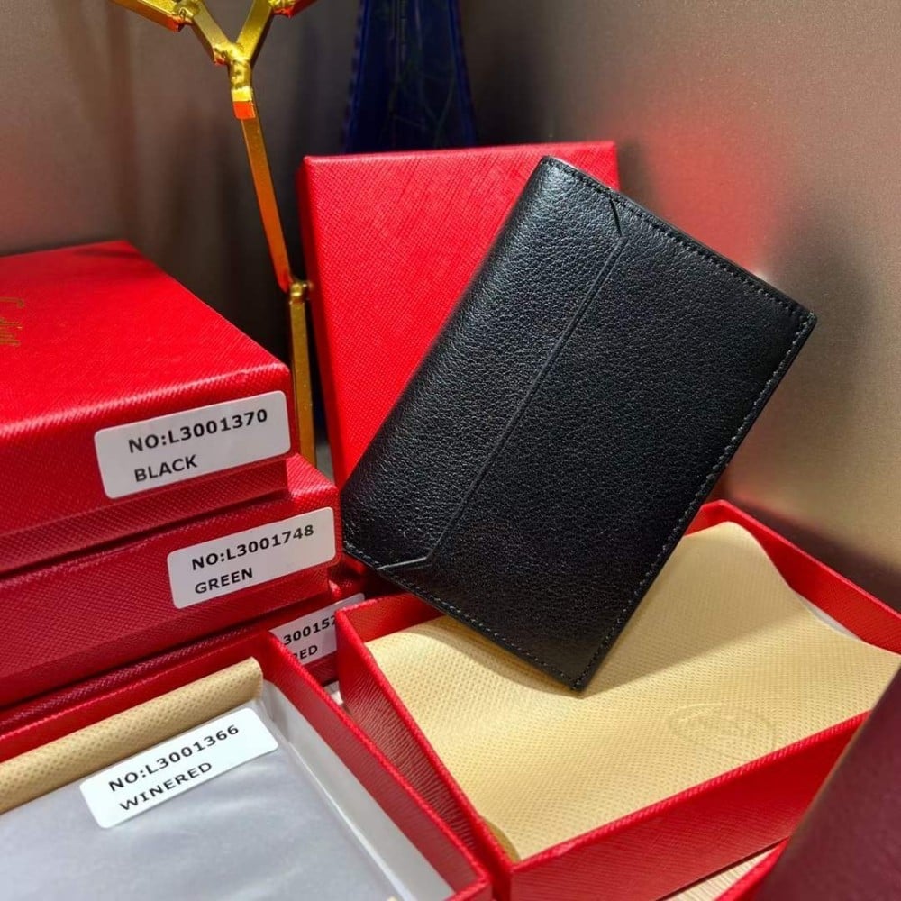 محفظة كارتير أسود