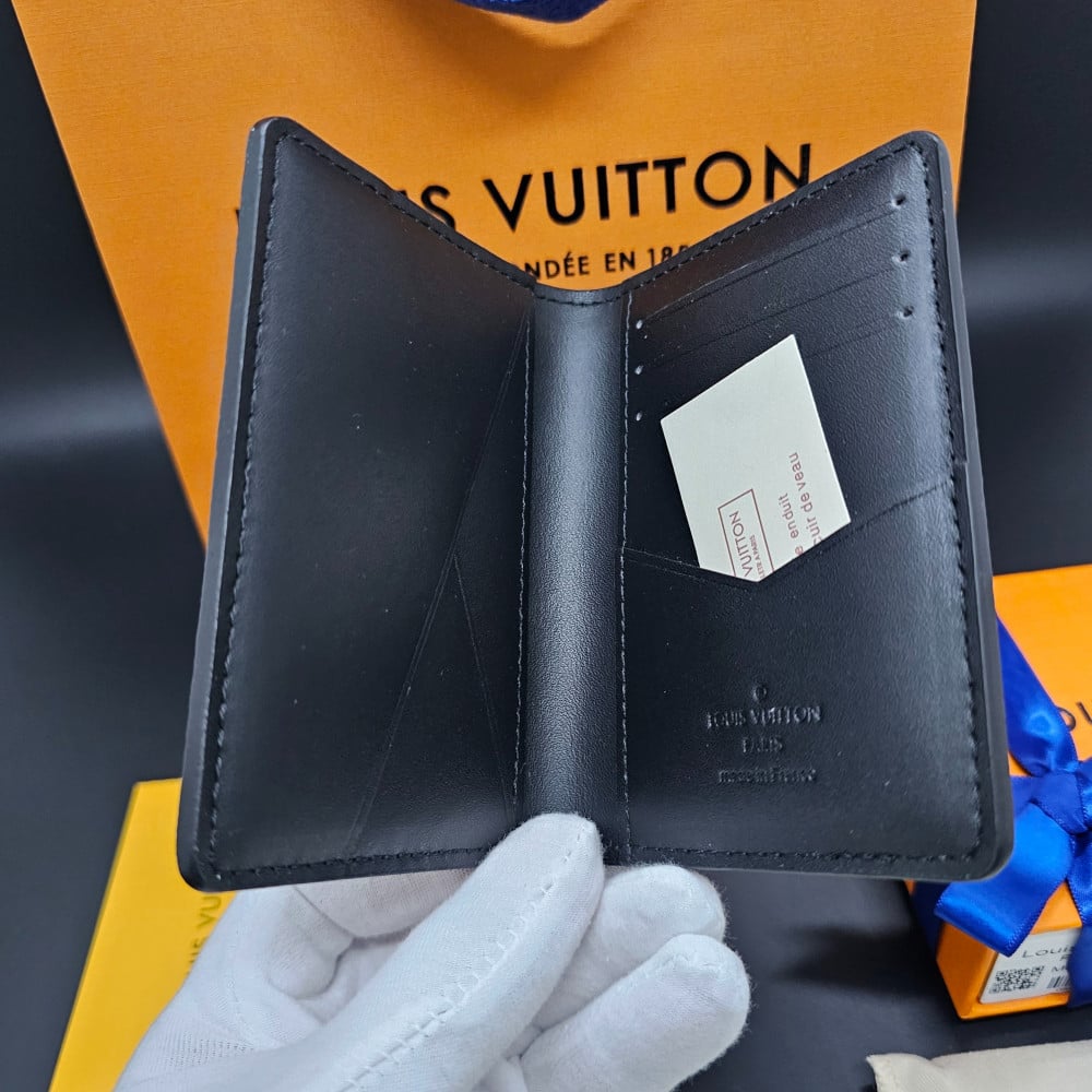 محفظة لويس فيتون