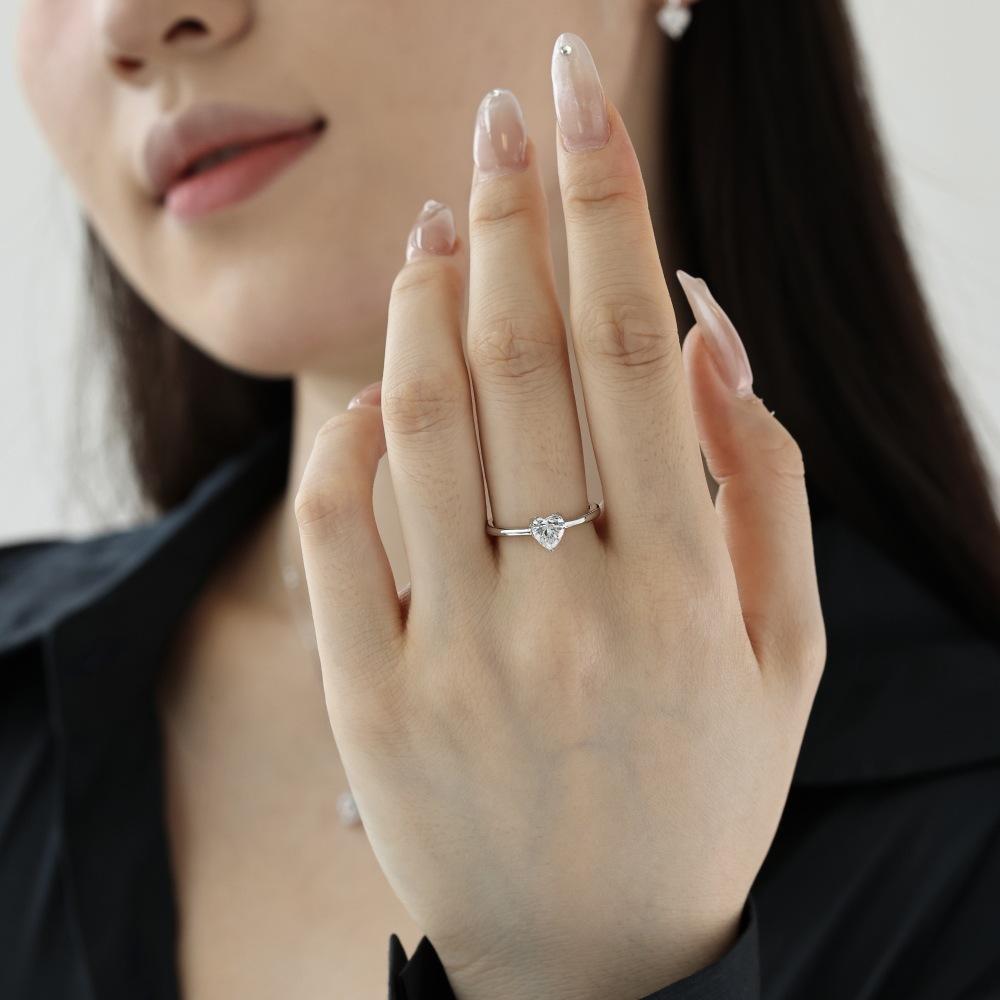 مجموعة مجوهرات فرنسية من الفضة S925 – خاتم، قلادة، وأقراط مرصعة بالزركون بتصميم أنيق