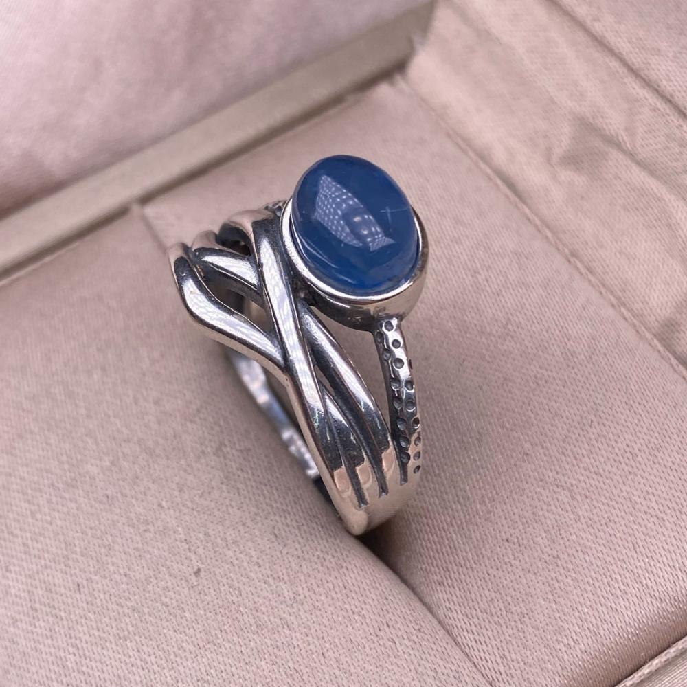 خاتم أكوامارين S925: أناقة عصرية تناسب الجميع