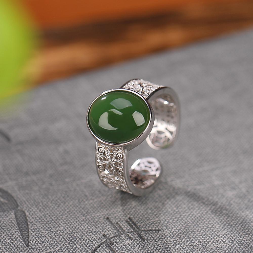 خاتم لومِن اليشم - فخامة تليق بكِ