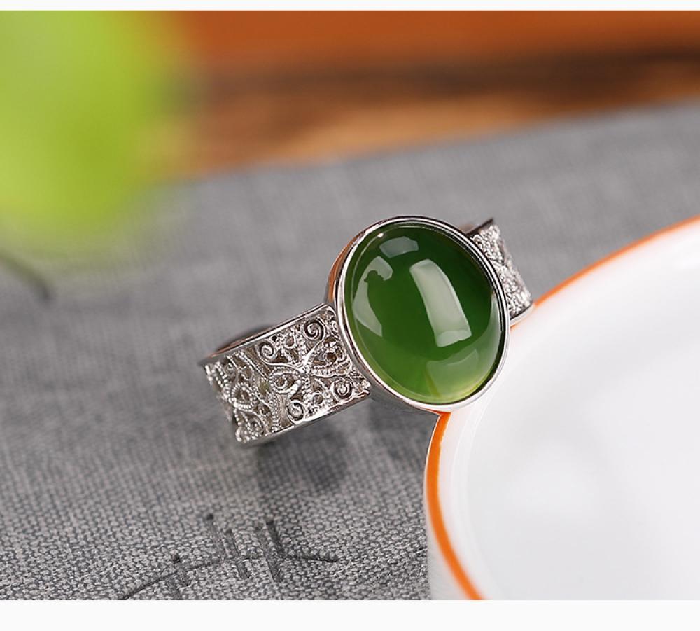 خاتم لومِن اليشم - فخامة تليق بكِ