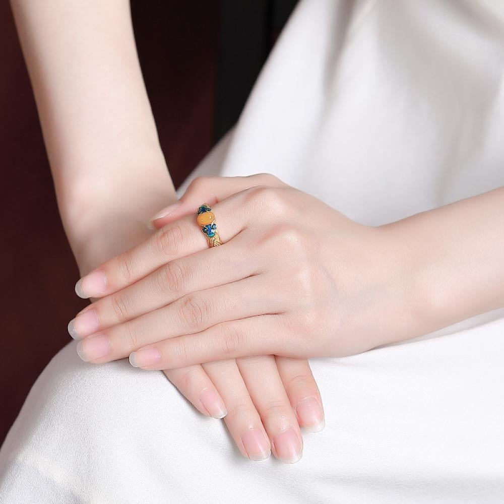 خاتم لومِن الكهرمان - إشراقة تليق بالجمال