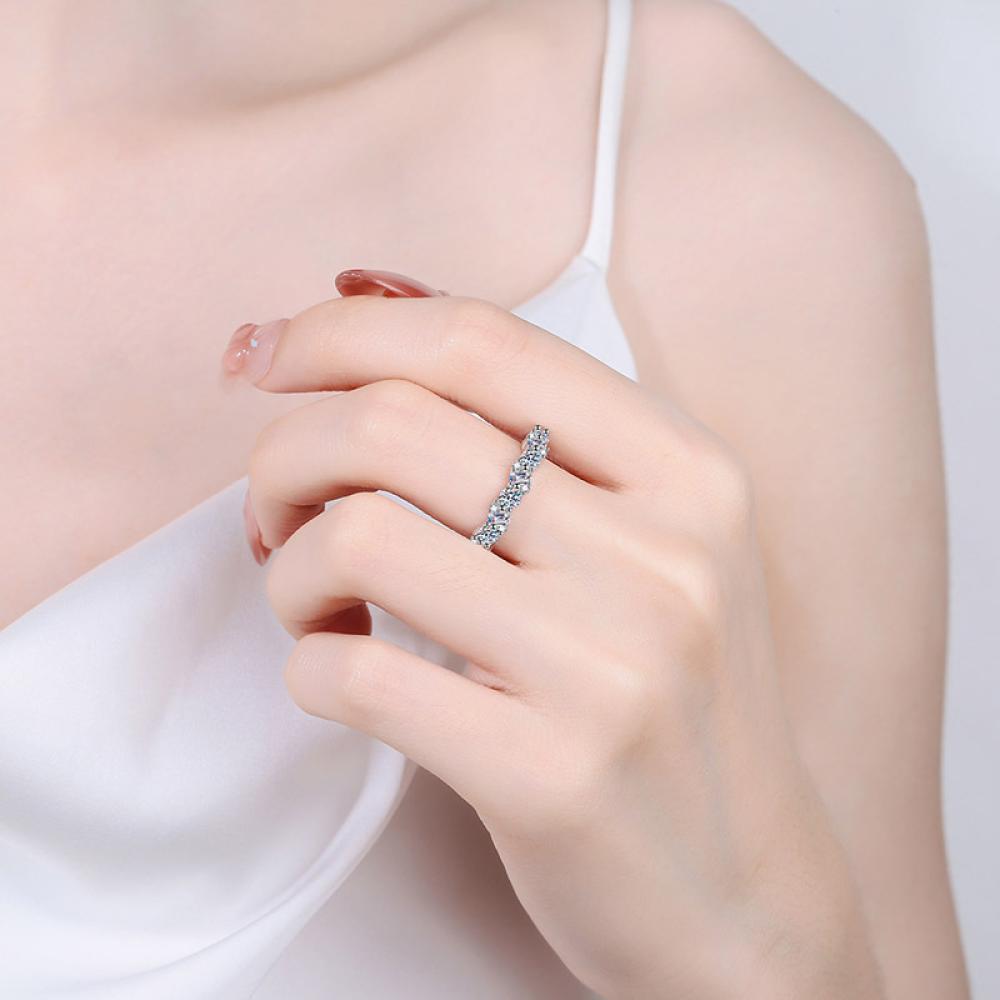 خاتم الكوكتيل مويسانيت درجة D ذو وضوح VVS1 قصة مثالية لدرجة D من المويسانيت