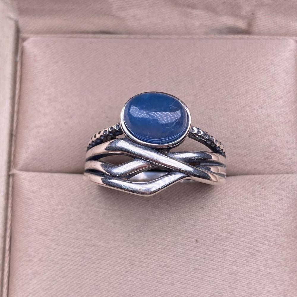 خاتم أكوامارين S925: أناقة عصرية تناسب الجميع