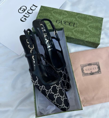 كعب Gucci