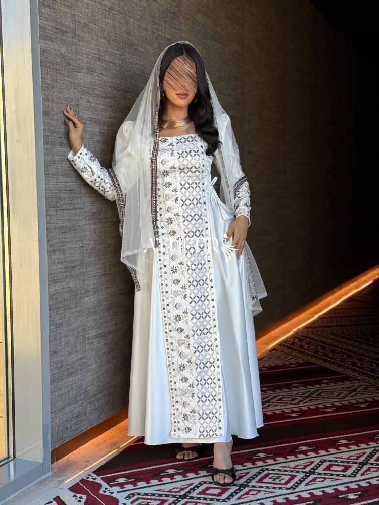 جلابية نسائية مطرزة تفته لون اوف وايت - متجر اثير