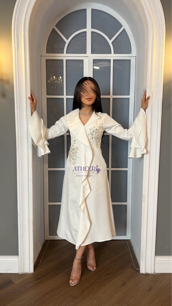 فستان ابيض طويل بكم | فستان فوز