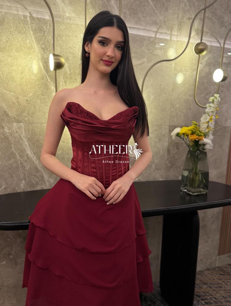 فستان احمر ميدي