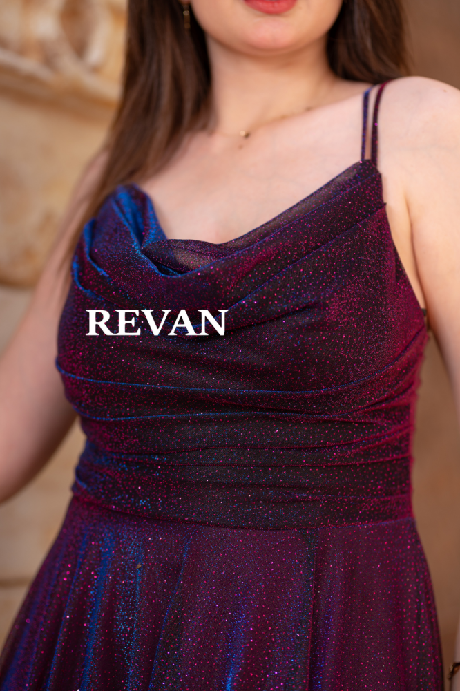 فستان سهرة طويل بتصميم أنيق وبريق ساحر