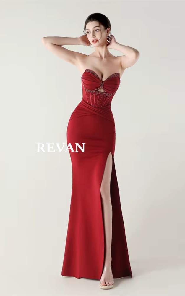 فستان سهرة فاخر بقصة كورسيه وتطريز جذاب من ريفان