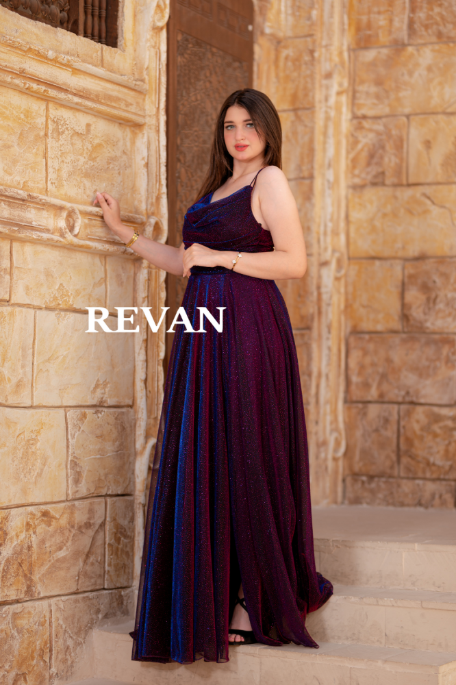 فستان سهرة طويل بتصميم أنيق وبريق ساحر