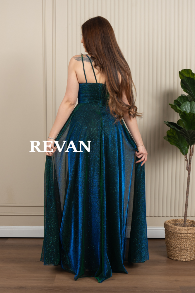 فستان سهرة طويل بتصميم أنيق وبريق ساحر