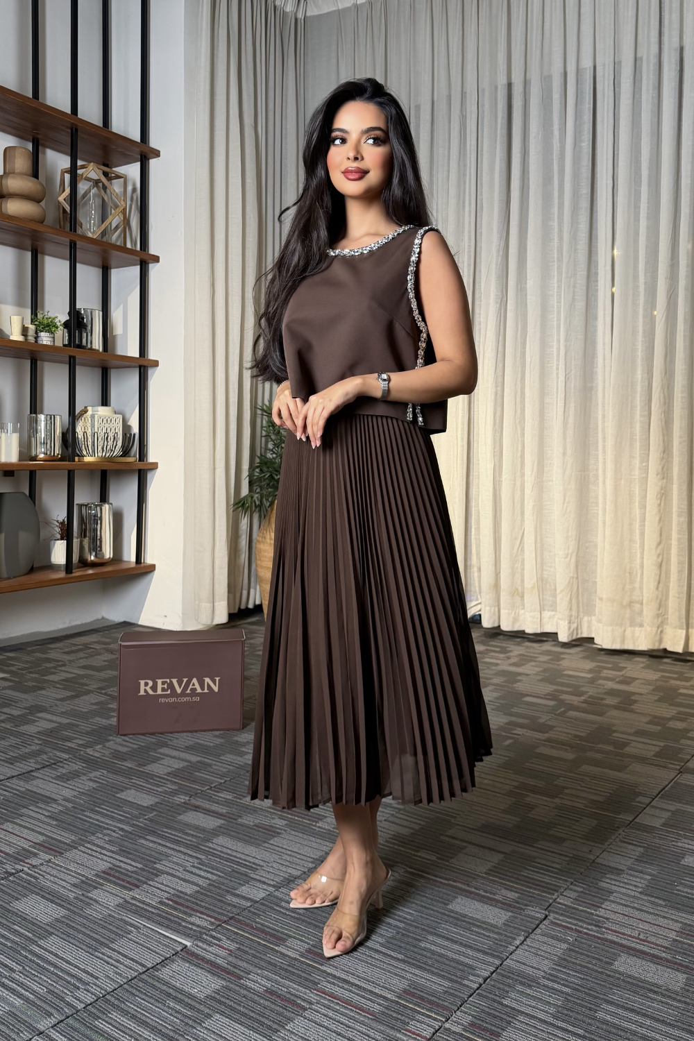 Two-piece midi dress: Modern elegance with luxurious details from Rivan -