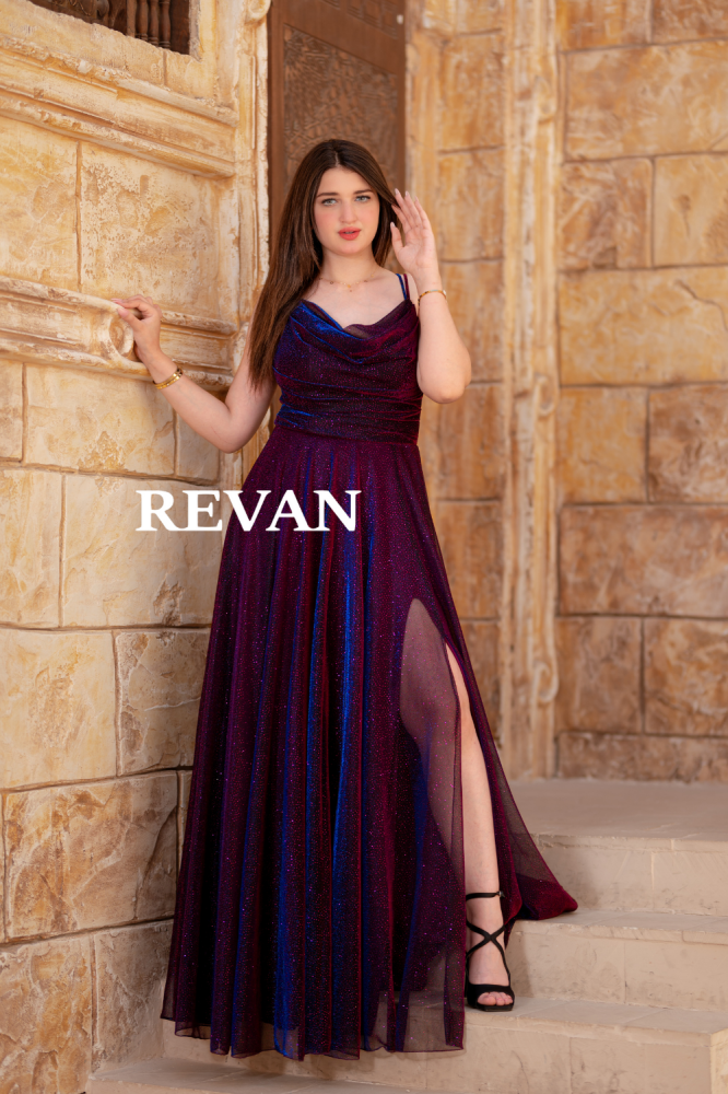 فستان سهرة طويل بتصميم أنيق وبريق ساحر