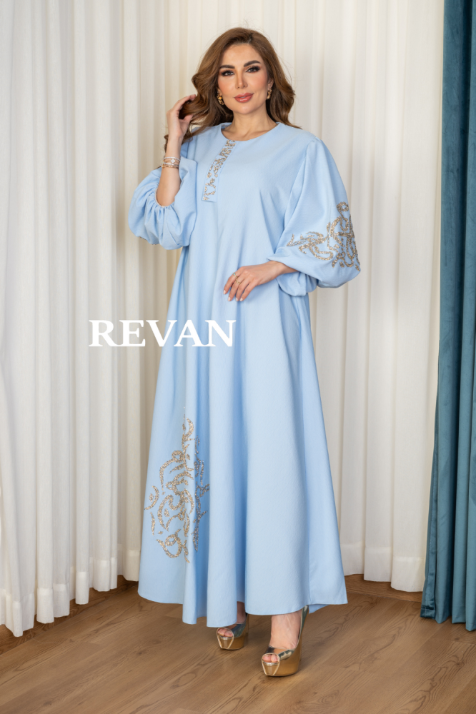 جلابية راقية بتطريز فاخر وتصميم واسع