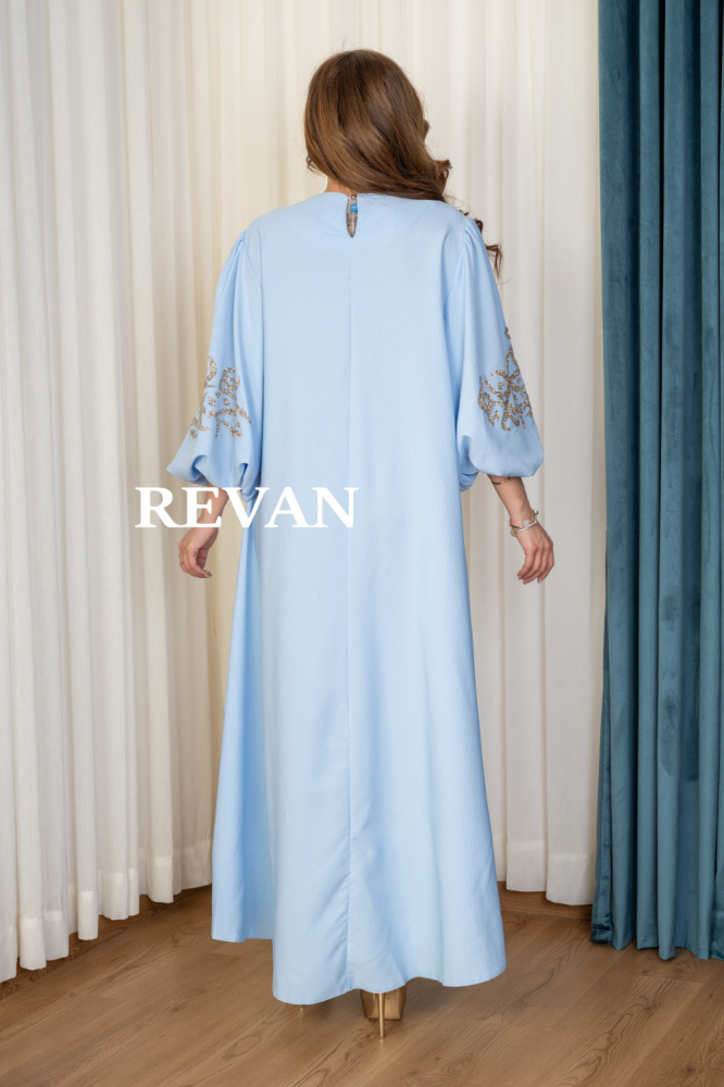 جلابية راقية بتطريز فاخر وتصميم واسع