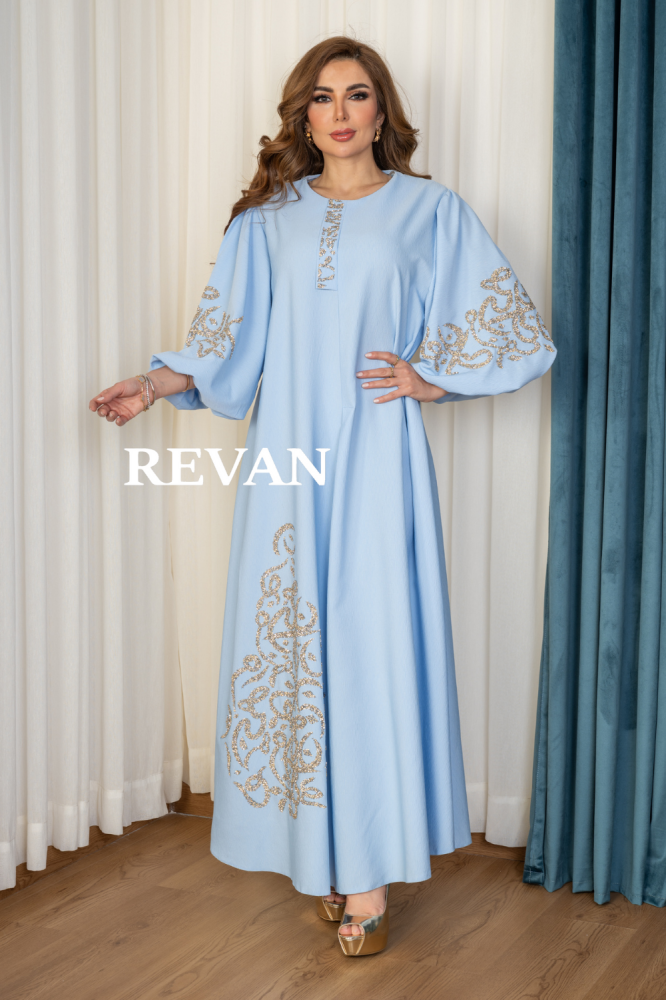 جلابية راقية بتطريز فاخر وتصميم واسع