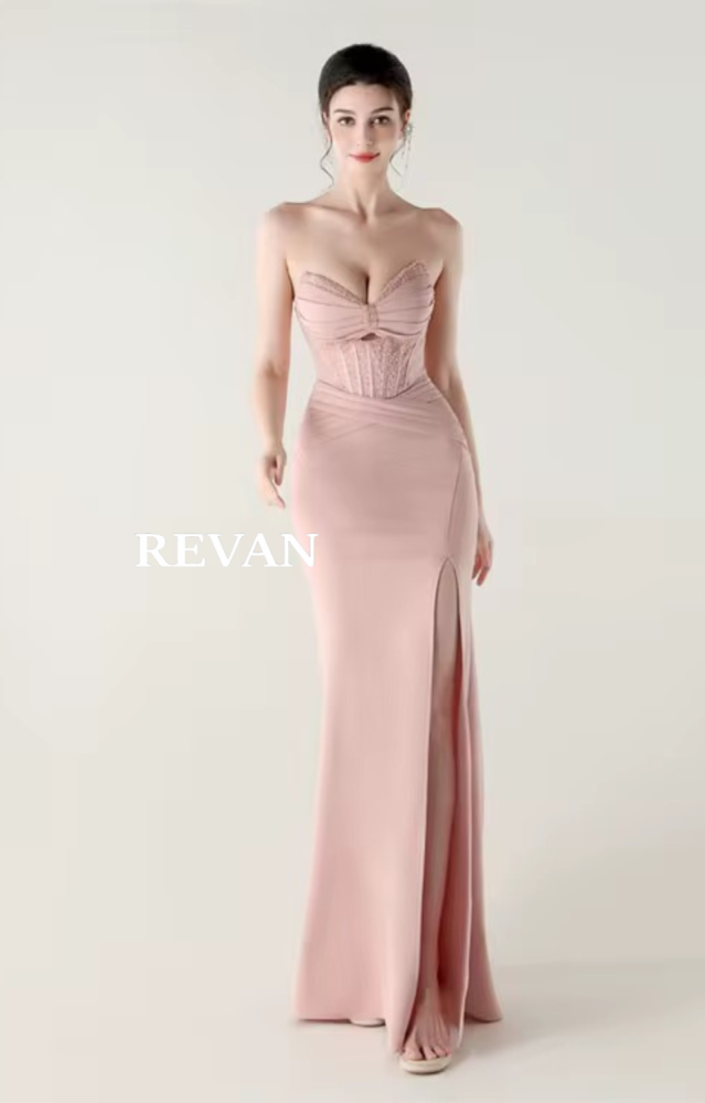 فستان سهرة فاخر بقصة كورسيه وتطريز جذاب من ريفان