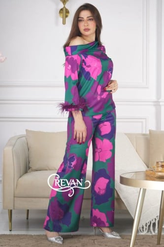 طقم نسائي قماش ستان مزين بريش ناعم