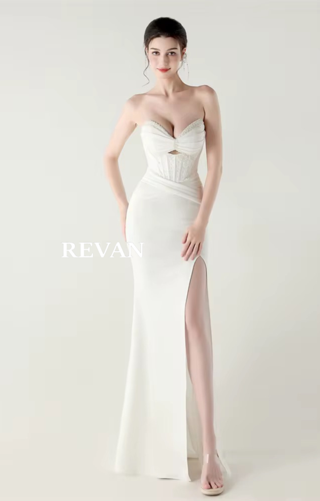 فستان سهرة فاخر بقصة كورسيه وتطريز جذاب من ريفان