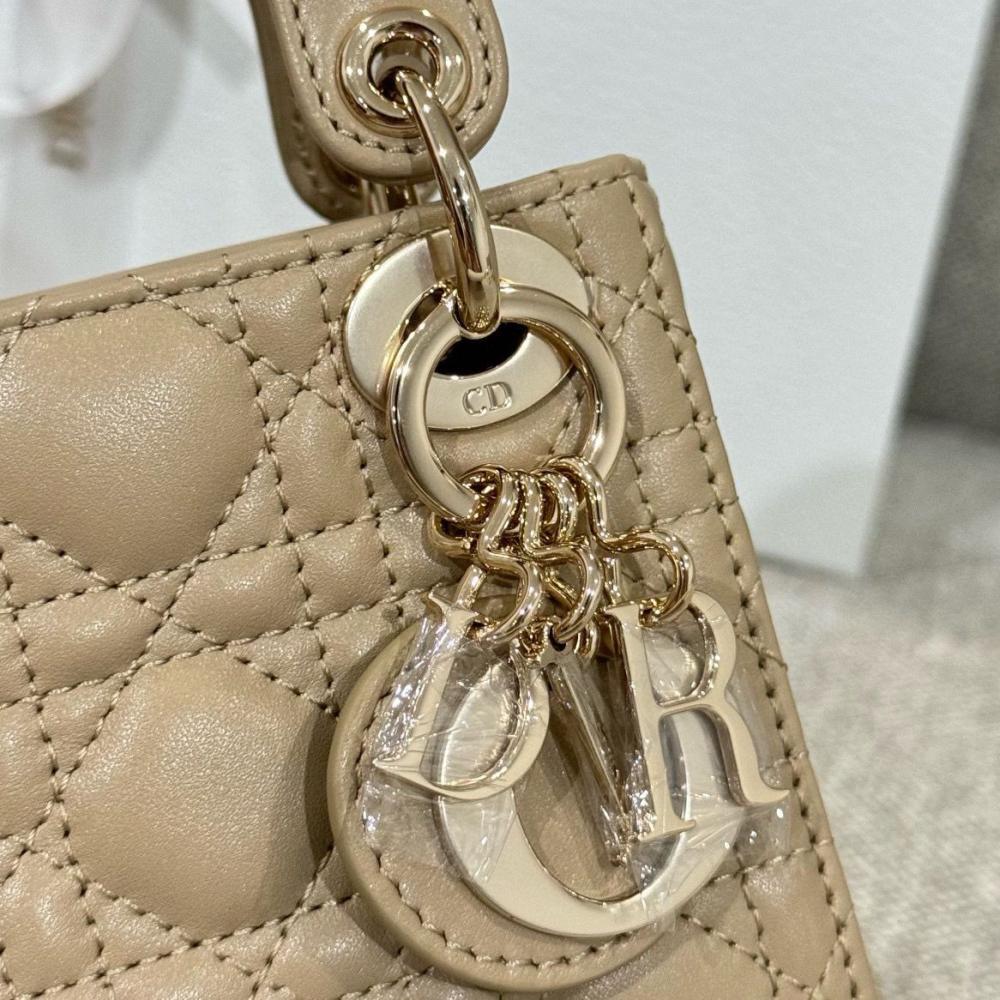 Lady dior micro bag