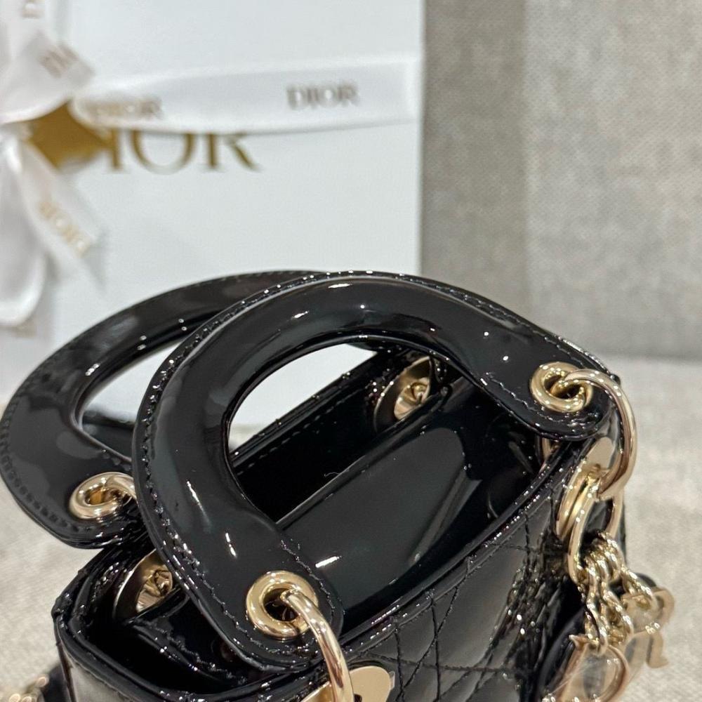 Lady dior micro bag