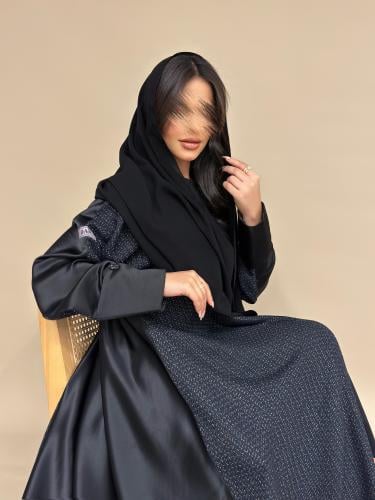 طرحه سوداء