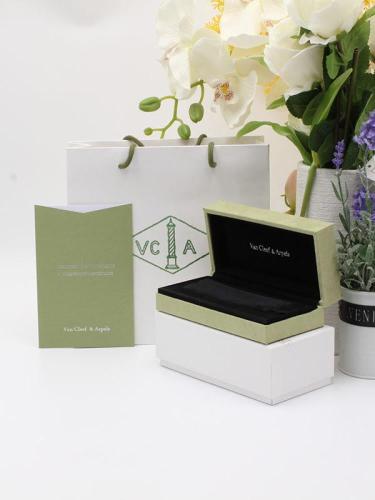 ملحقات فان كليف Van cleef الأصلية للأساور