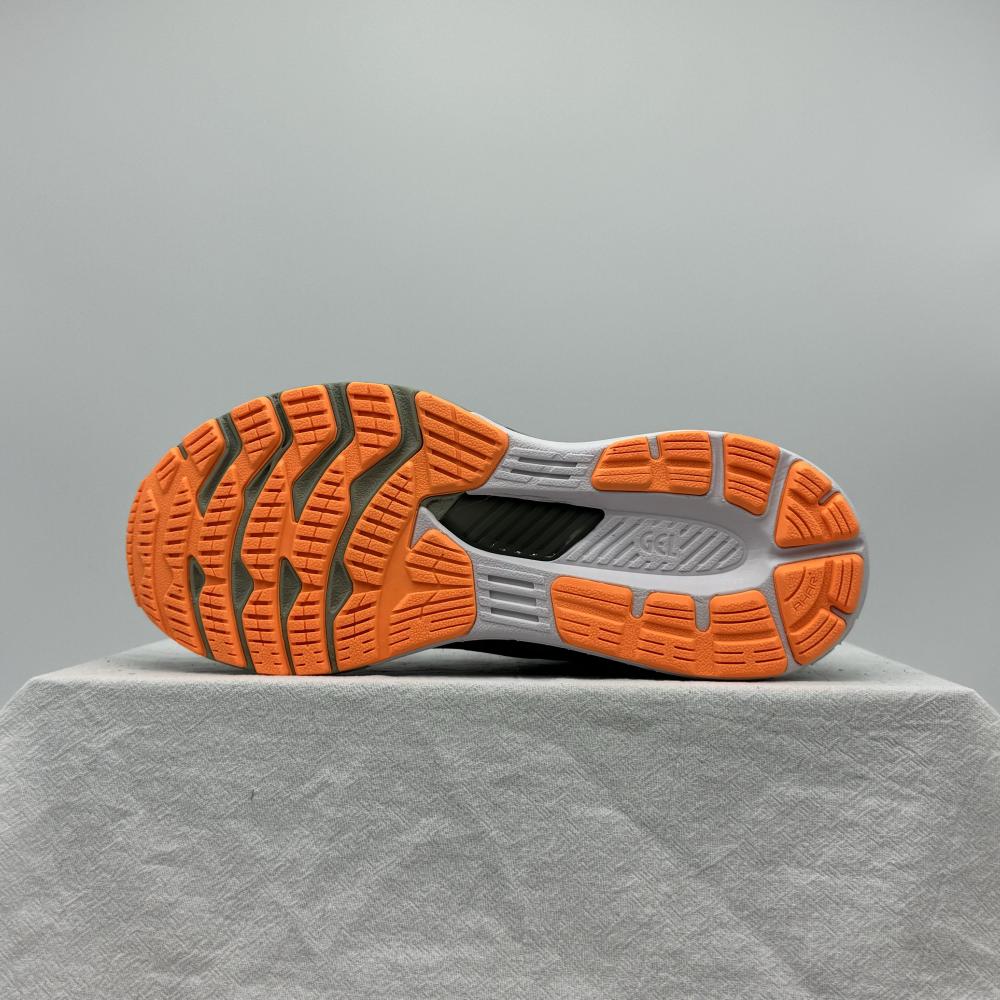 GEL-KAYANO 28