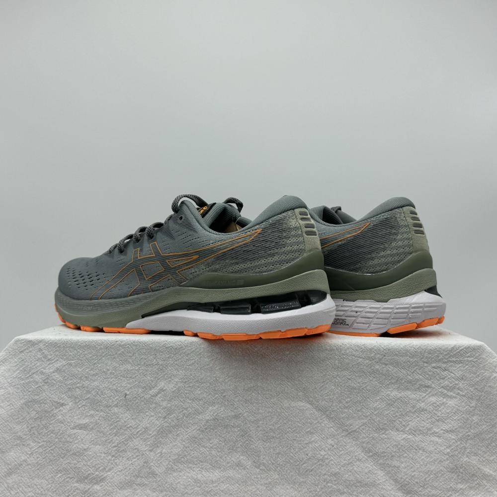 GEL-KAYANO 28