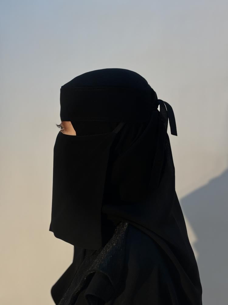 نقاب سعودي قصير