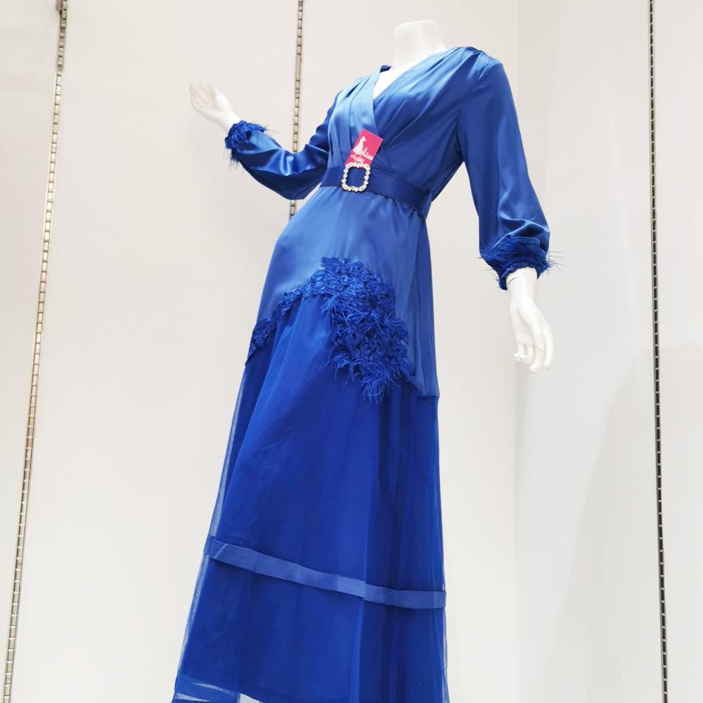 فستان نسائي