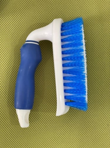 فرشة تنظيف وسط فعالة لتنظيف السيارات والأسطح الأخرى بسهولة ودقة