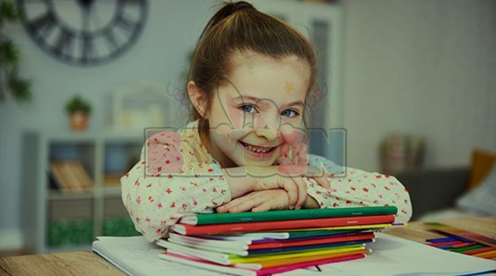 تعلم الحروف والارقام للاطفال: الألعاب الملموسة البديلة للبرامج الرقمية