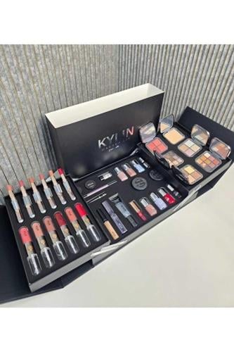 بوكس مكياج من كايلين