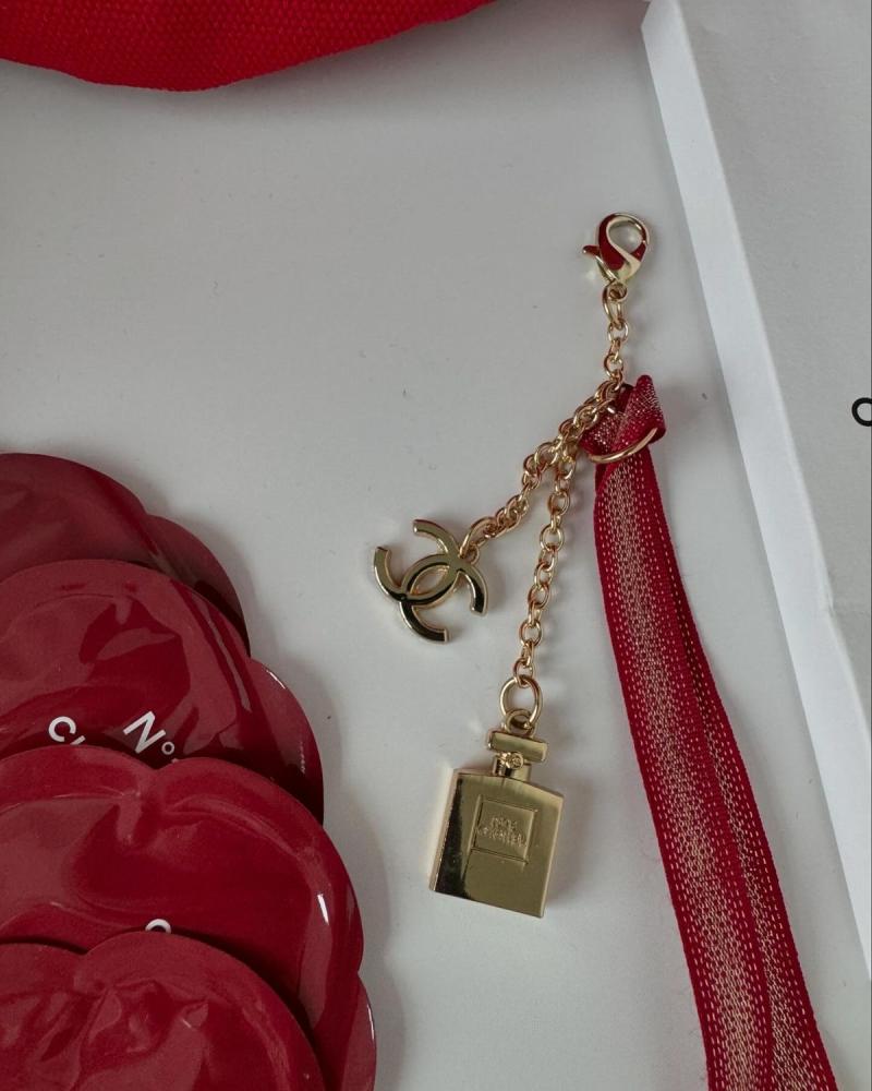 تعليقة شانيل CHANEL CHARM