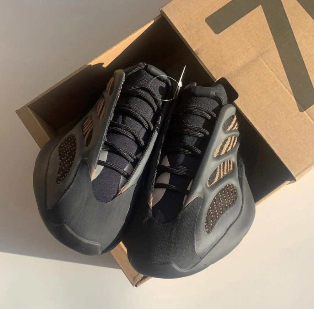 black and brown yeezy 700