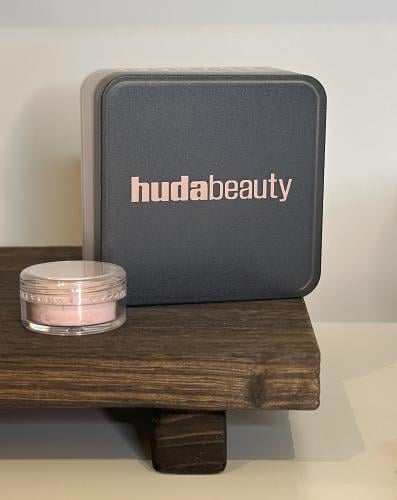 لوس باودر هدى بيوتي - Huda Beauty Loose Powder
