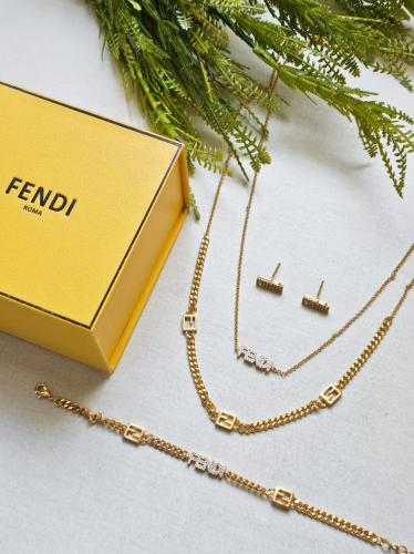 طقم FENDI معدن ذهبي