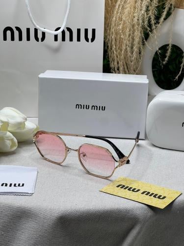 نظارة MIU MIU