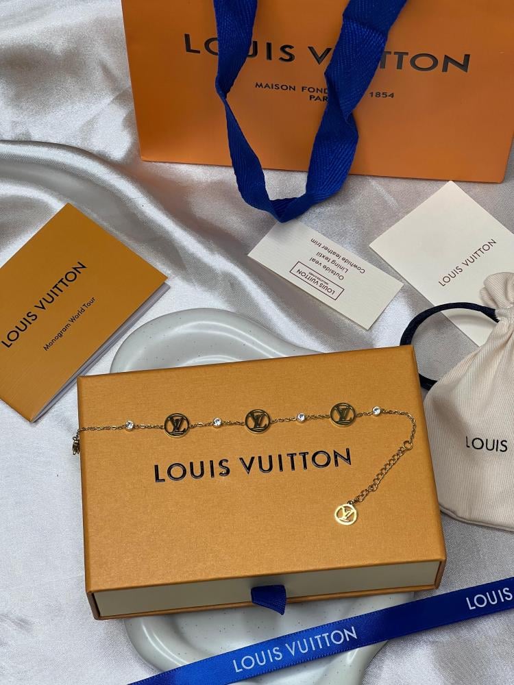إسوارة LOUIS VUITTON معدن ذهبي