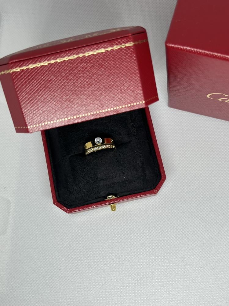 خاتم carter الذهبي