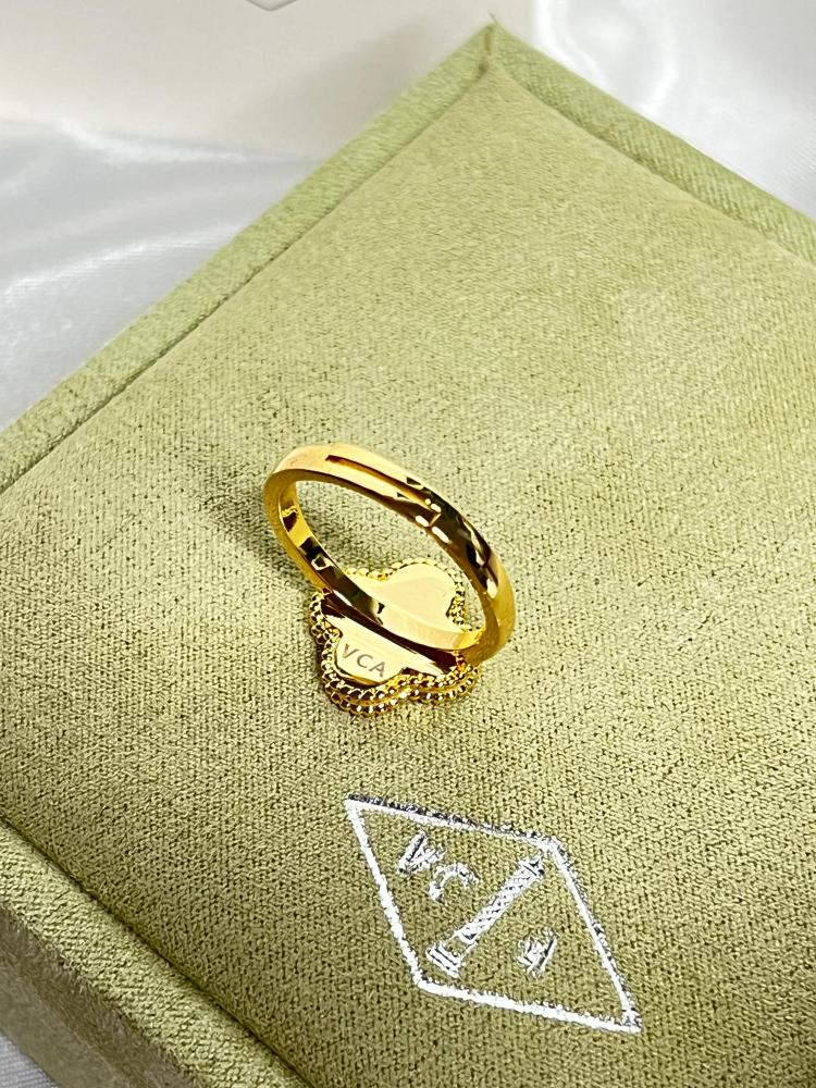 خاتم   Van cleef ذهبي _ صدفي