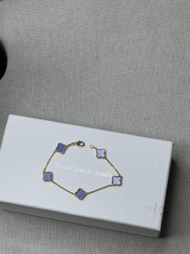 إسوارة Van cleef اذهبي_ سماوي مميز