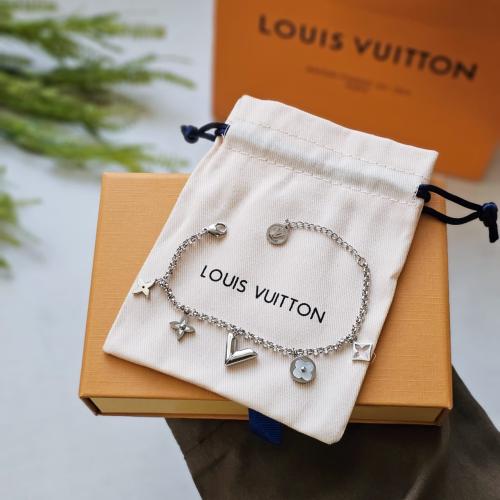 إسوارة LOUIS VUITTON معدن فضي