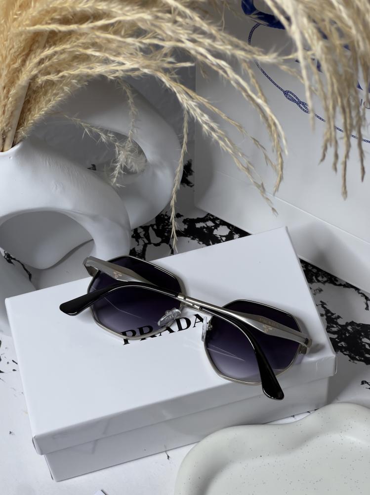 نظارة  PRADA أطار فضي -فضي